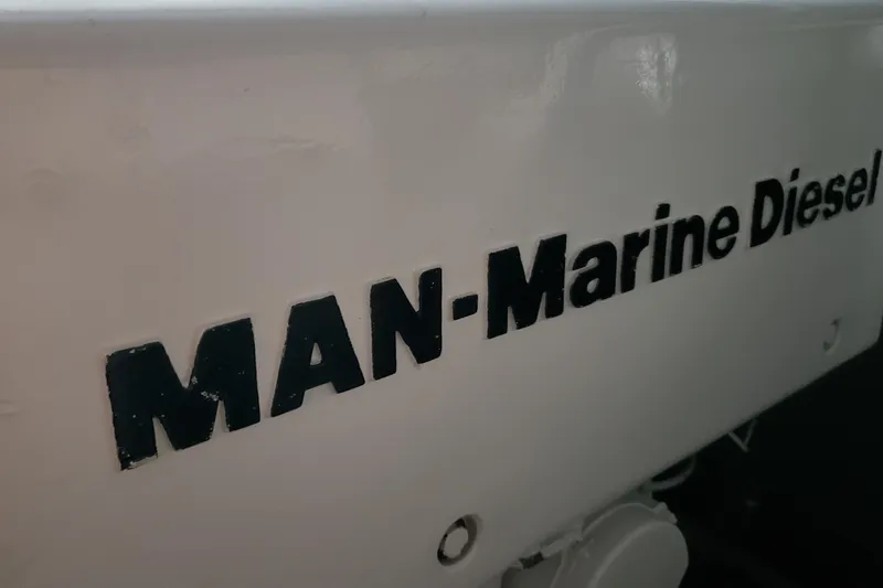 Slide: The Image of MAN Marine Diesel engine on 2004 Sea Ray 550 Sundancer yacht. - 96