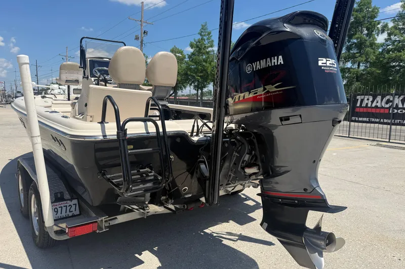 Slide: The Image of 2016 Blue Wave 2200 PureBay boat with Yamaha VMAX 225 engine on trailer. - 9