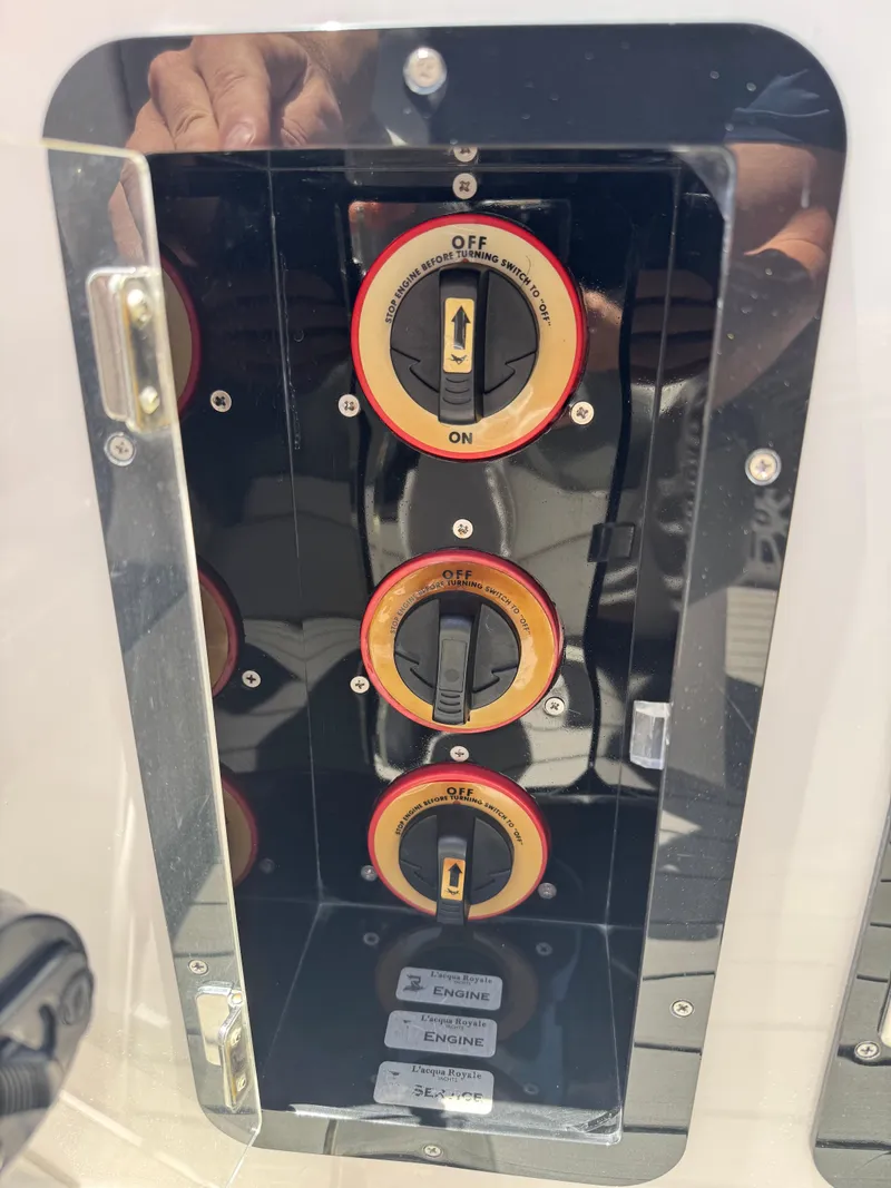 Slide: The Image of Control panel of L'acqua Royale LR280 GRAN CABRIO 2024. - 16