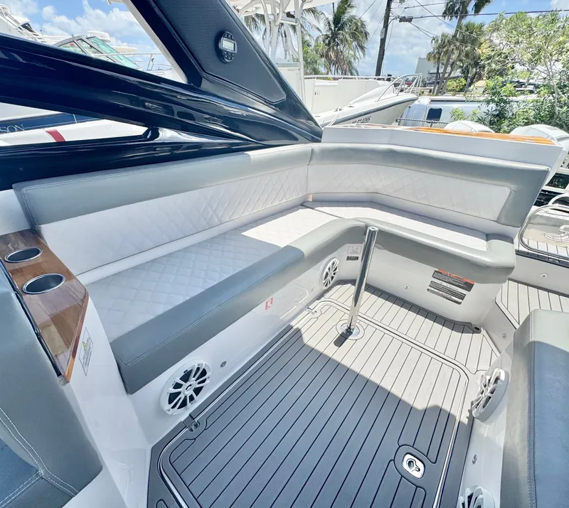Slide: The Image of Luxurious interior of the 2024 L'acqua Royale LR280 GRAN CABRIO yacht. - 18