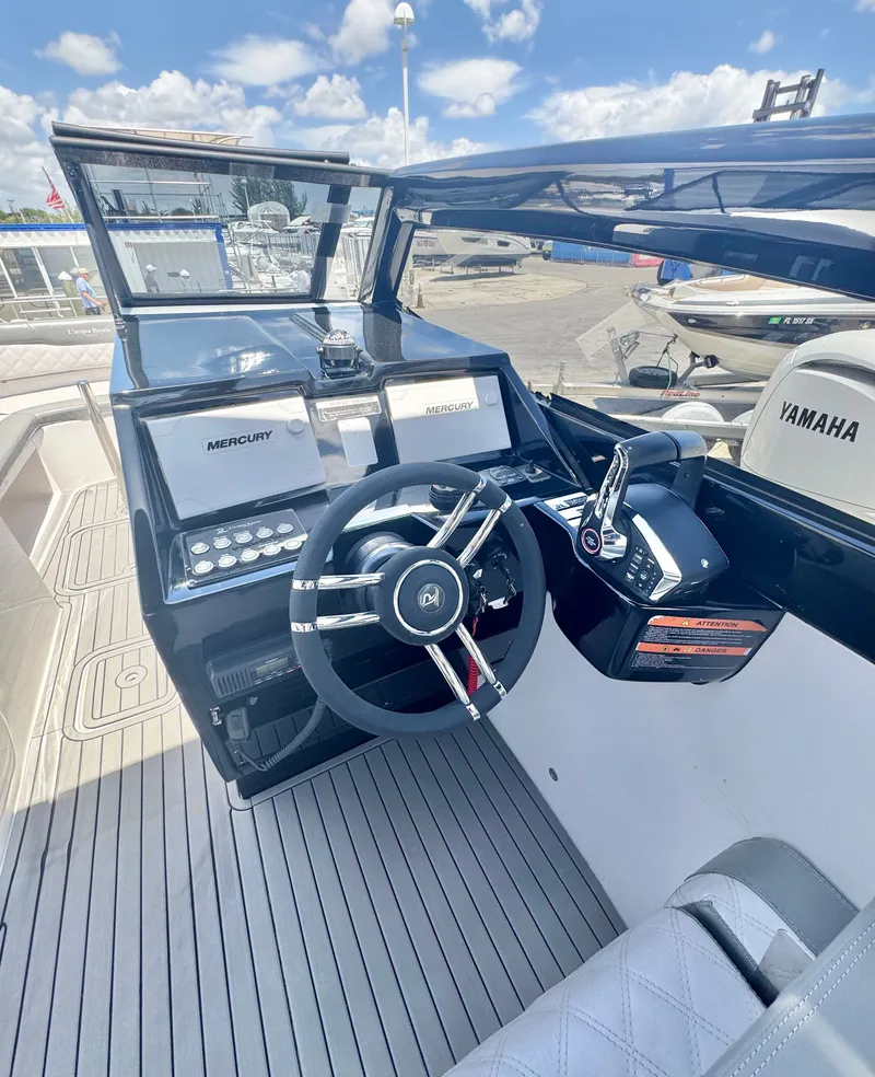 Slide: The Image of Cockpit of the 2024 L'acqua Royale LR280 GRAN CABRIO boat. - 28