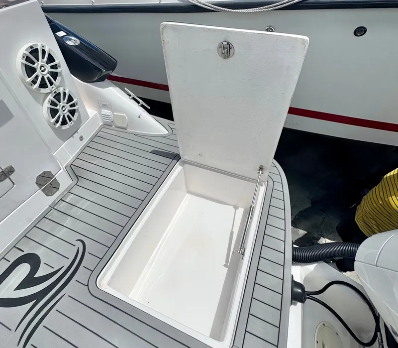 Slide: The Image of Open storage compartment on L'acqua Royale LR280 GRAN CABRIO 2024. - 9