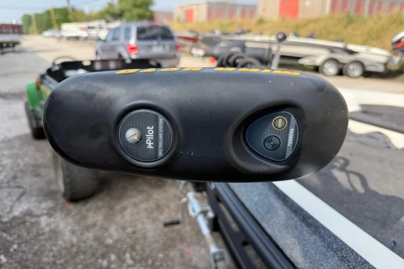 Slide: The Image of Close-up of iPilot GPS trolling system on 2016 Stratos 176 VLO boat. - 21