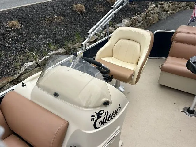 Slide: The Image of Sweetwater SW 220 2014 - 7