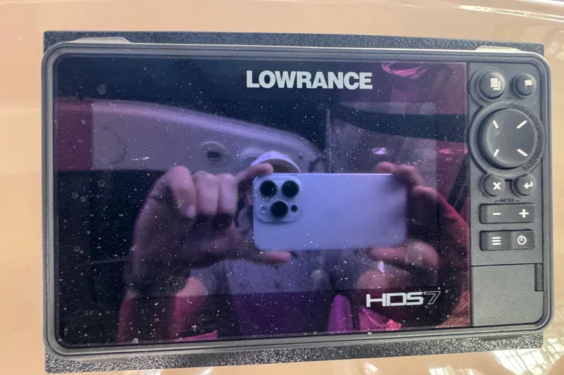 Slide: The Image of Lowrance HDS7 display on 2006 Chaparral 330 Signature boat dashboard. - 24