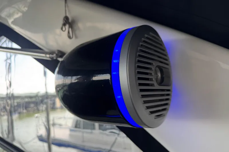 Slide: The Image of Speaker with blue LED light on 2006 Chaparral 330 Signature boat. - 35