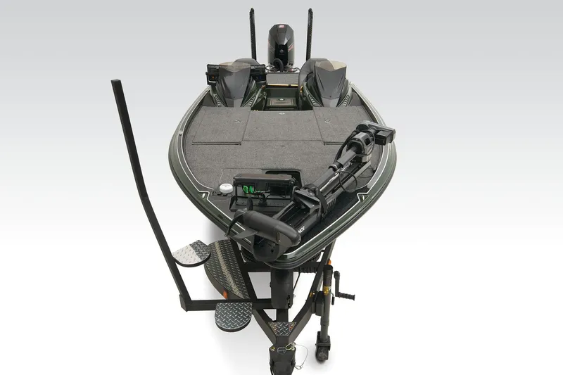 Slide: The Image of Triton 20XP Patriot 2024 - 9