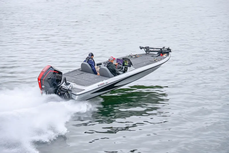 Slide: The Image of Triton 21XP Patriot 2025 - 105