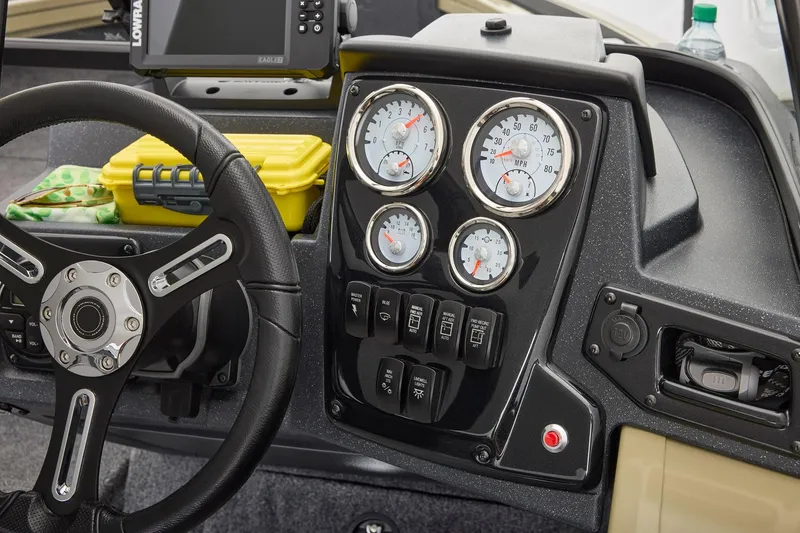 Slide: The Image of Tracker Targa V-18 Combo 2026 - 36