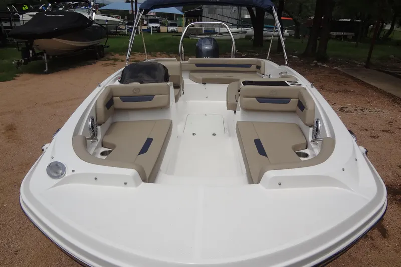 Slide: The Image of 2022 Hurricane SunDeck Sport 185 OB boat with spacious seating and modern design. - 7