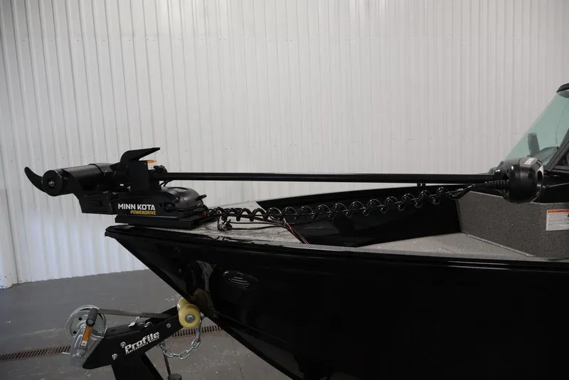 Slide: The Image of 2027 Crestliner 1650 Kodiak WT boat with Minn Kota PowerDrive trolling motor. - 34