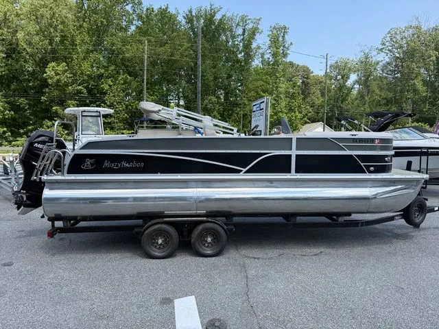 The Image of Misty Harbor 2385SG Skye SG Cruiser 2013 - 1