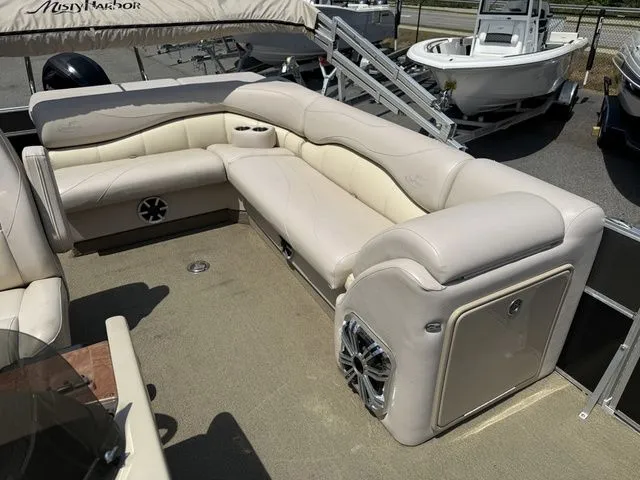 Slide: The Image of Misty Harbor 2385SG Skye SG Cruiser 2013 - 12