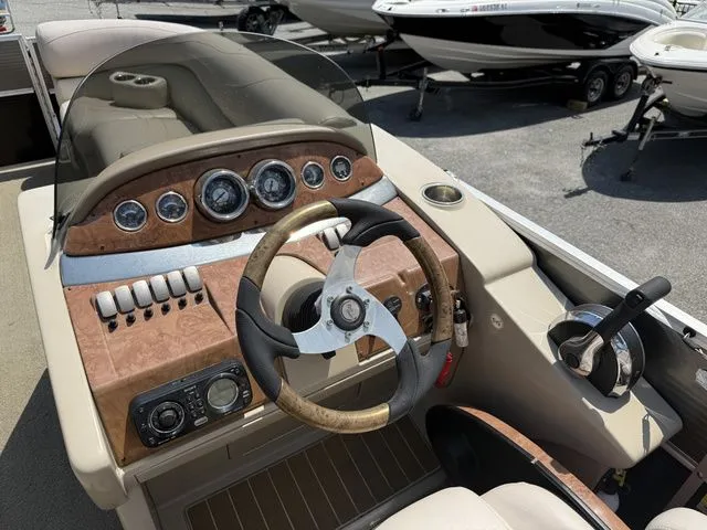 Slide: The Image of Misty Harbor 2385SG Skye SG Cruiser 2013 - 15