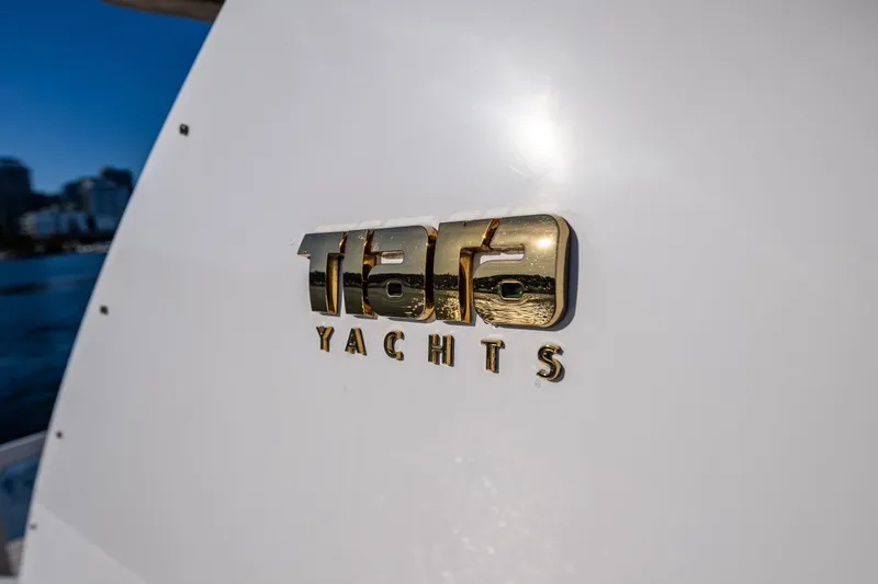 Slide: The Image of Tiara Yachts 4000 Sovran 2006 logo is synonymous with a quality built product - 20