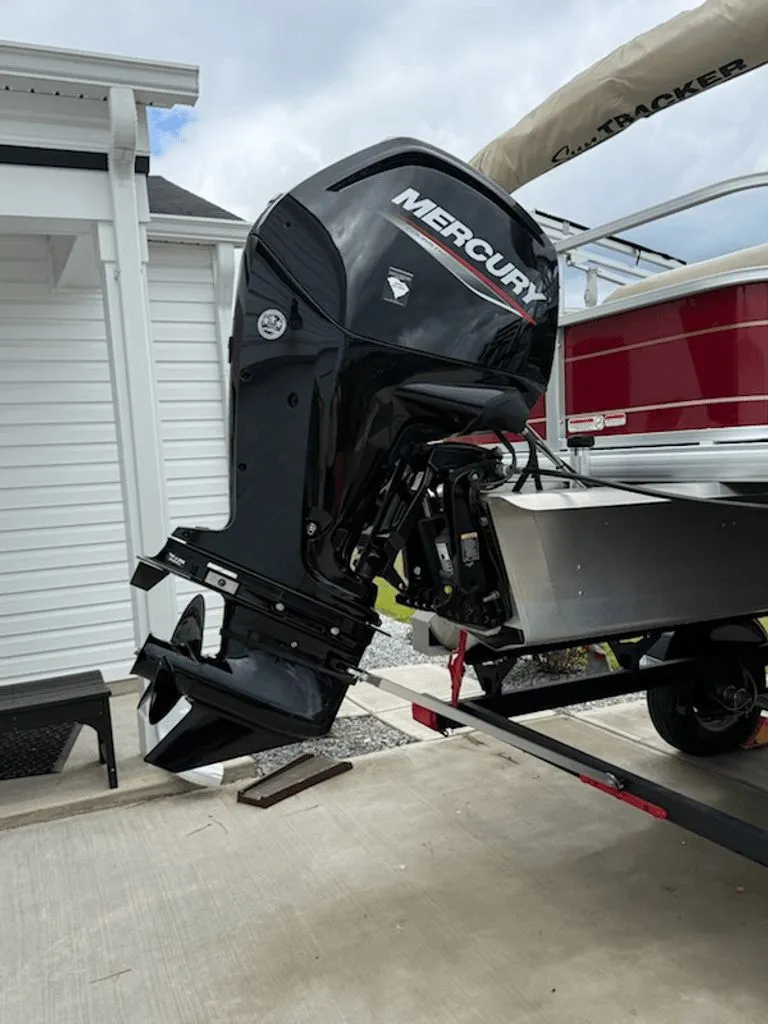 Slide: The Image of 2024 Sun Tracker PARTY BARGE with Mercury outboard motor. - 11