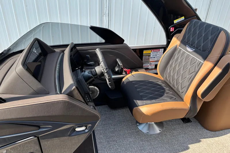 Slide: The Image of Interior of 2026 Bennington 27 QXFBWA T2 boat. - 12