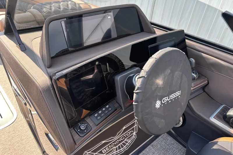 Slide: The Image of Interior of Bennington 27 QXFBWA T2 boat, model year 2026. - 13