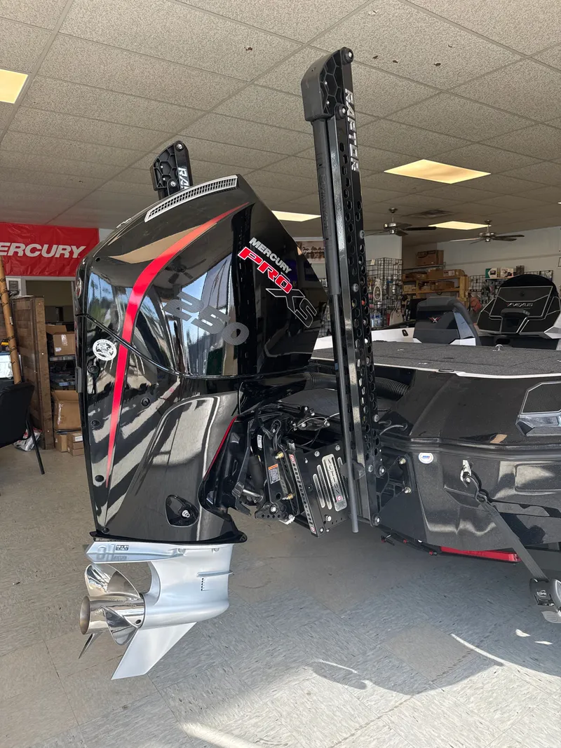 Slide: The Image of Vexus VXs21 2025 with Mercury Pro XS engine in showroom. - 12