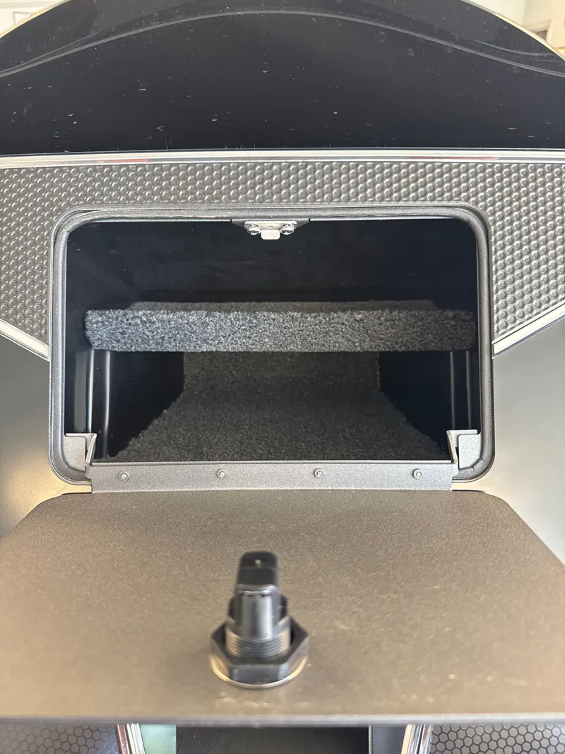 Slide: The Image of Interior of a 2025 Vexus VXs21 with open compartment. - 38