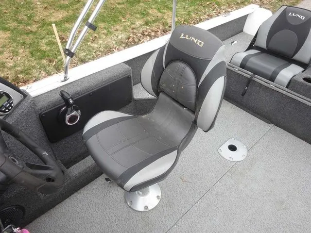 Slide: The Image of 2020 Lund 1775 Impact SS boat seat in gray interior. - 6