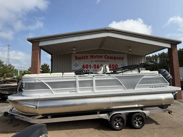 The Image of 2026 Veranda Vr235rcp pontoon boat at Smith Motor Company. - 1