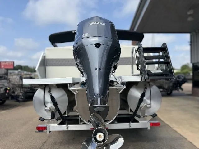 Slide: The Image of 2026 Veranda Vr235rcp with powerful outboard motor, rear view. - 11