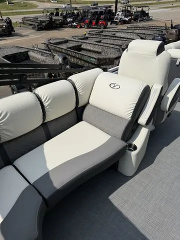 Slide: The Image of 2026 Veranda Vr235rcp luxury boat seating area - 27