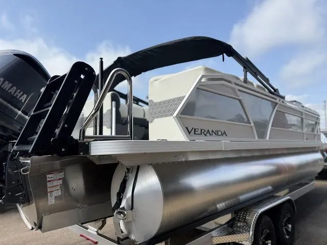 Slide: The Image of 2026 Veranda Vr235rcp pontoon boat with Yamaha motor, side view. - 8