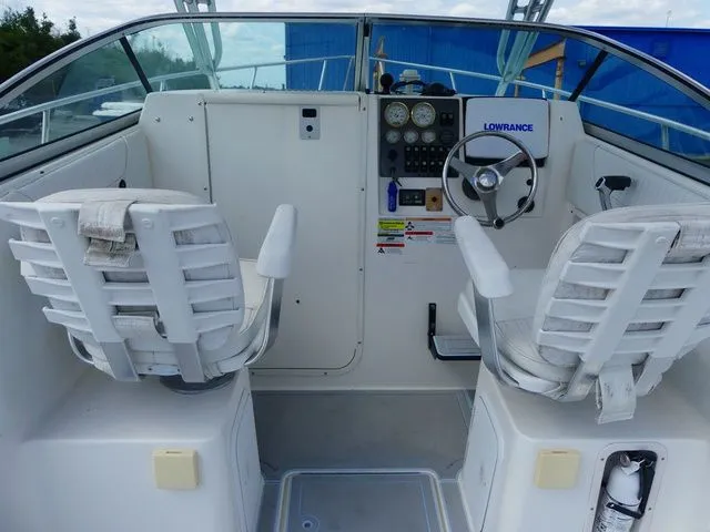 Slide: The Image of Seaswirl 2601 Walkaround 2009 - 15