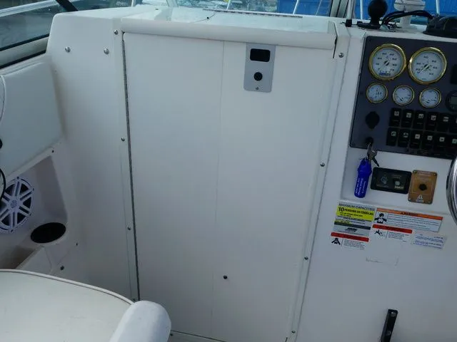 Slide: The Image of Seaswirl 2601 Walkaround 2009 - 17
