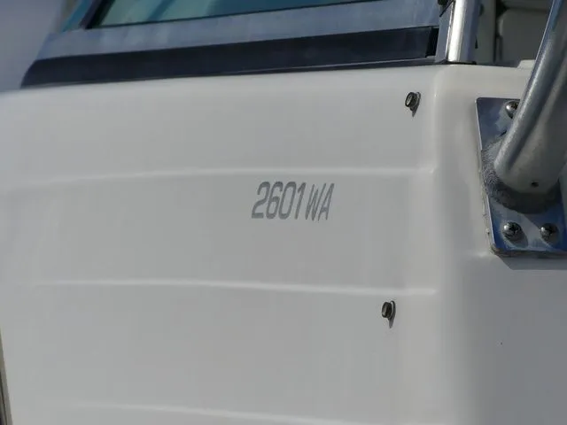 Slide: The Image of Seaswirl 2601 Walkaround 2009 - 8
