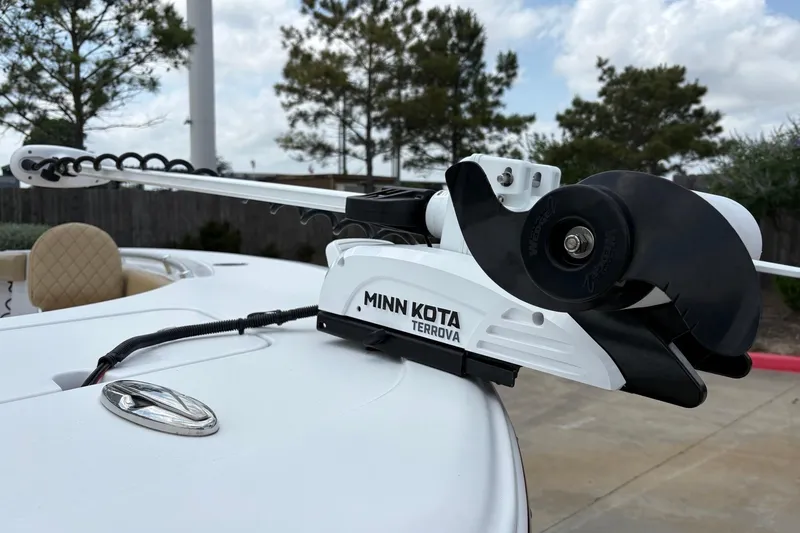 Slide: The Image of Minn Kota Terrova trolling motor on 2021 Sportsman Heritage 211 Center Console boat. - 4