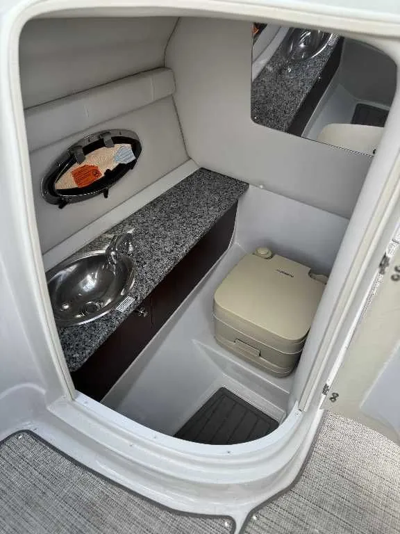 Slide: The Image of Crownline Boats Eclipse E255 2021 - 10