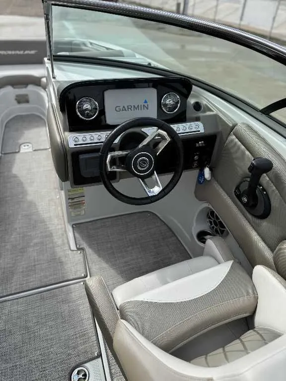 Slide: The Image of Crownline Boats Eclipse E255 2021 - 9