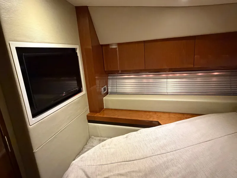 Slide: The Image of Luxurious cabin of the 2015 Sea Ray Sundancer 510 yacht. - 25