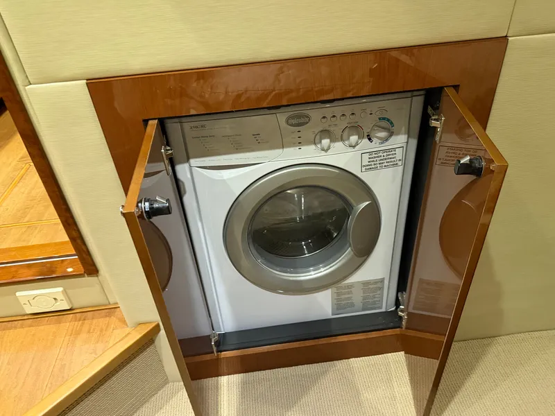 Slide: The Image of Washing machine in 2015 Sea Ray Sundancer 510 yacht. - 30