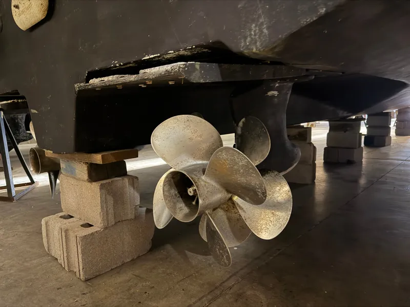 Slide: The Image of Propeller of a 2015 Sea Ray Sundancer 510 on blocks. - 4