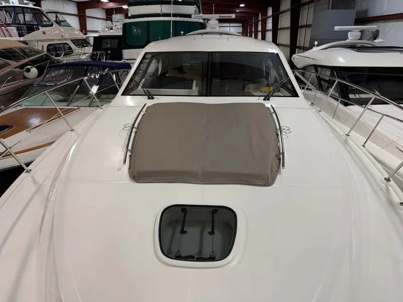 Slide: The Image of 2015 Sea Ray Sundancer 510 yacht in indoor storage. - 40