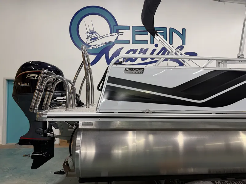 Slide: The Image of Avalon VNT VRB21 2026 boat with Yamaha engine at Ocean Marine. - 16