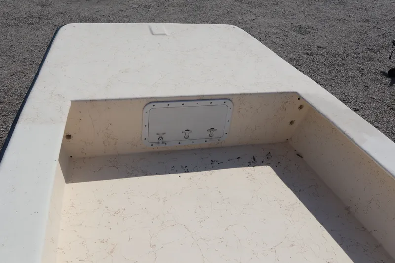 Slide: The Image of Interior of a 2000 Jones Brothers Bateau boat. - 11