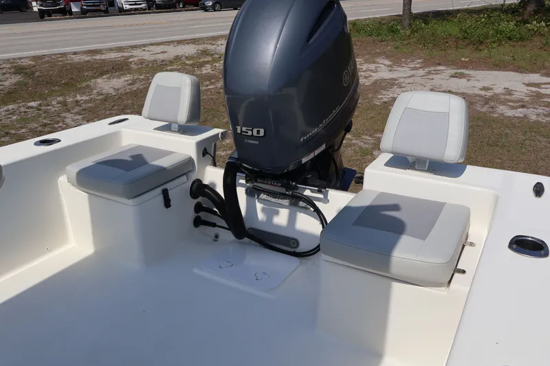 Slide: The Image of 2020 KenCraft F2460 BAY RIDER with Yamaha 150 engine. - 6