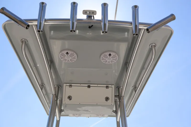 Slide: The Image of KenCraft F2460 BAY RIDER 2020 boat roof with speakers and mounts. - 7