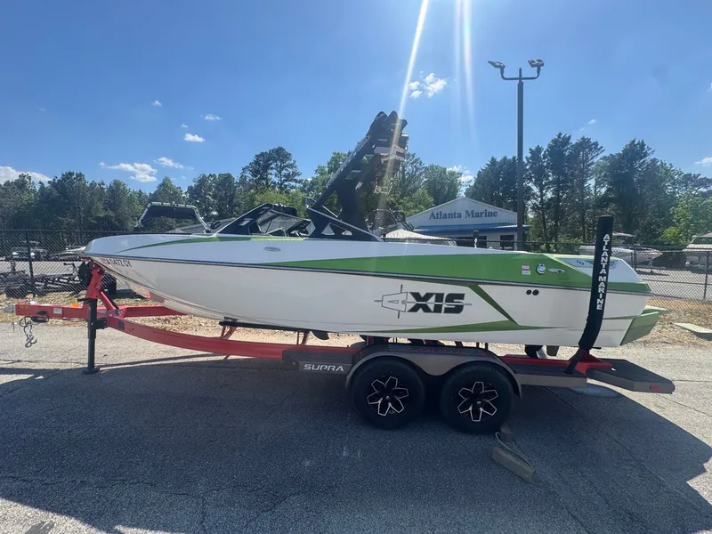 Slide: The Image of 2016 Axis T22 boat on trailer at Atlanta Marine. - 15