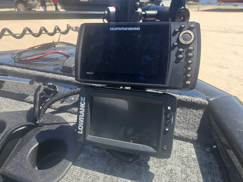 Slide: The Image of Tracker Proteam 175 2025 with Humminbird and Lowrance fish finders. - 8