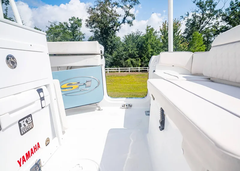 Slide: The Image of Interior of Sea Hunt Ultra 265 SE boat, model year 2026. - 11