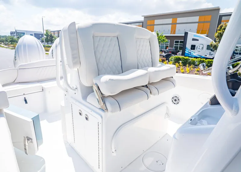 Slide: The Image of Interior of Sea Hunt Ultra 265 SE boat, model year 2026. - 21