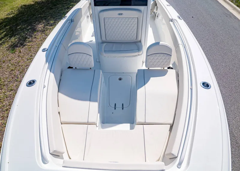 Slide: The Image of Interior view of Sea Hunt Ultra 265 SE boat, model year 2026. - 27
