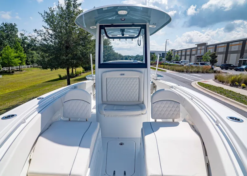 Slide: The Image of Interior view of Sea Hunt Ultra 265 SE boat, model year 2026. - 28