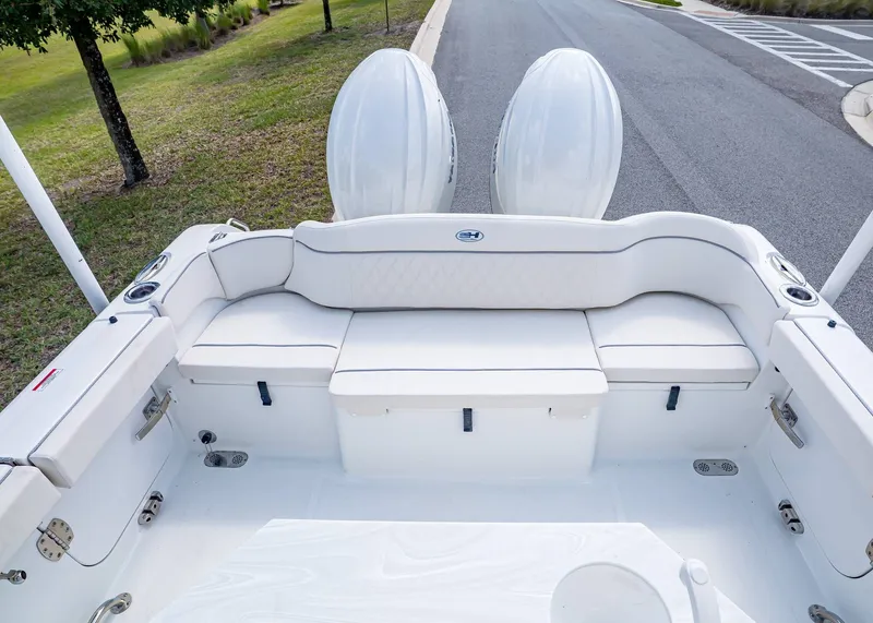 Slide: The Image of Interior of Sea Hunt Ultra 265 SE boat, model year 2026. - 6